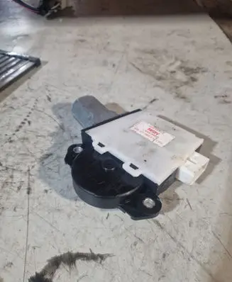 Toyota RAV 4 (XA30) Sunroof motor/actuator 