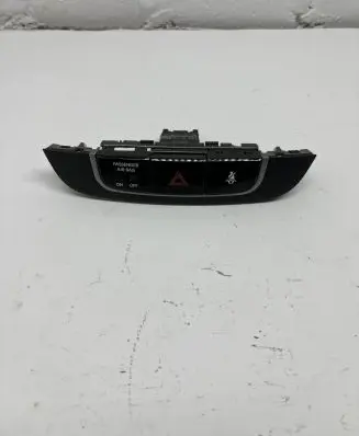 Hyundai ix35 Hazard light switch 937902S000 847402S350
