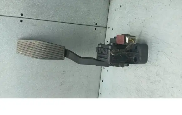 Opel Astra H Accelerator pedal position sensor 9157998