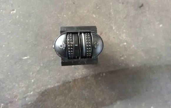 Volkswagen PASSAT B5.5 Headlight level height control switch 3B0941333C