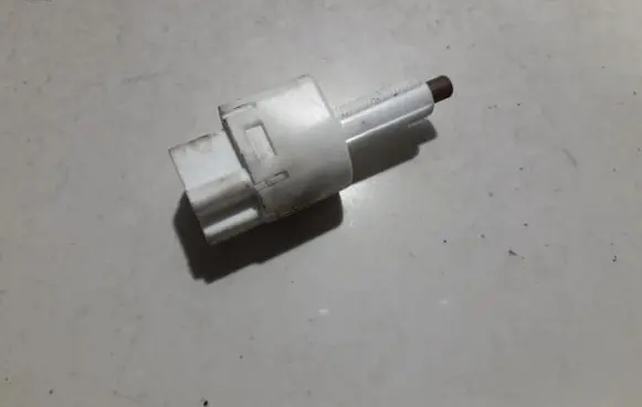 Toyota RAV 4 (XA30) Brake pedal sensor switch