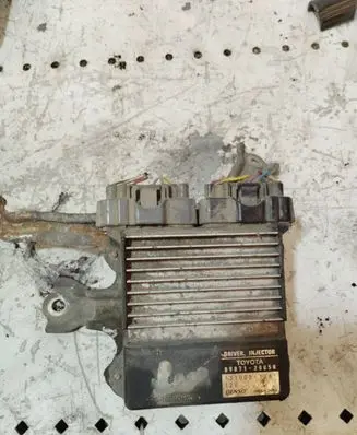 Toyota Corolla Verso AR10 Fuel injection control unit/module 8987120050 1310001261