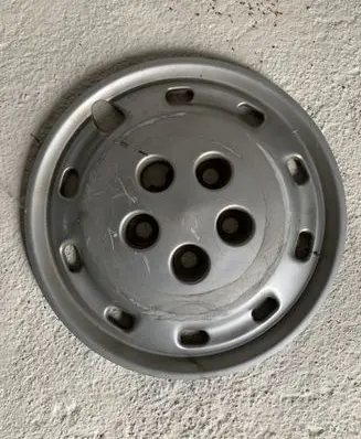 Peugeot Boxer R15 wheel hub/cap/trim 1310213080