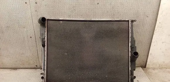 BMW 3 E90 E91 Coolant radiator 7521046 7521931