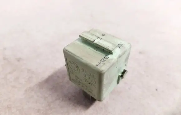 BMW 5 E39 Other relay 61368373700 6136-8373700