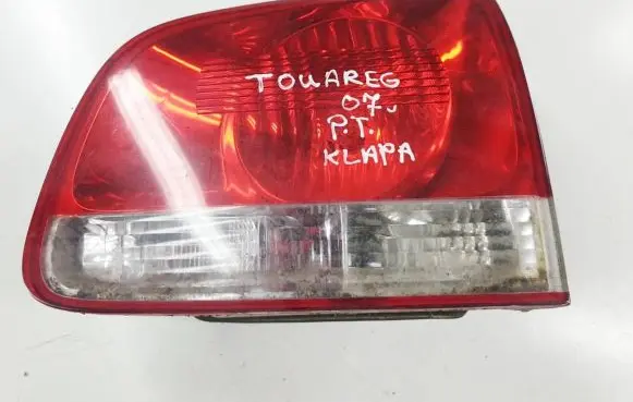 Volkswagen Touareg I Tailgate rear/tail lights 28268003