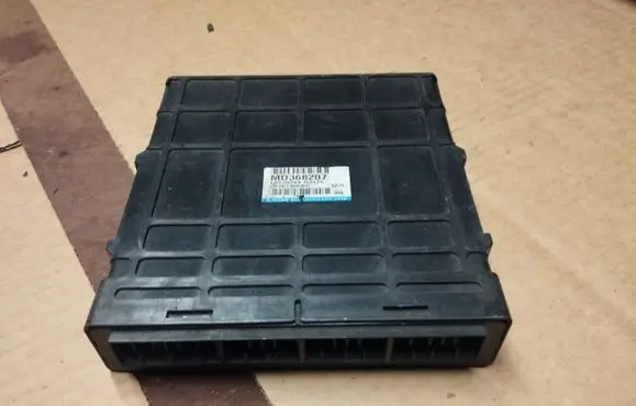 Chrysler Sebring (ST-22 - JR) Engine control unit/module MD368207 E070T989BC