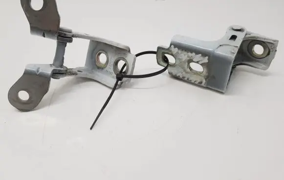 Rear door hinge set