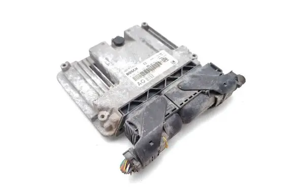 Opel Vectra C Engine control unit/module 55197152 0281012533