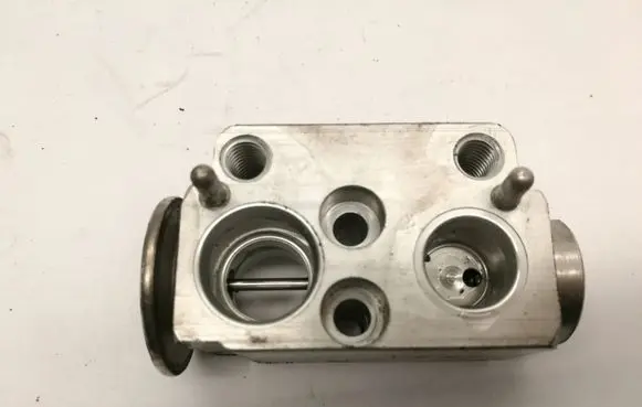 Air conditioning (A/C) expansion valve