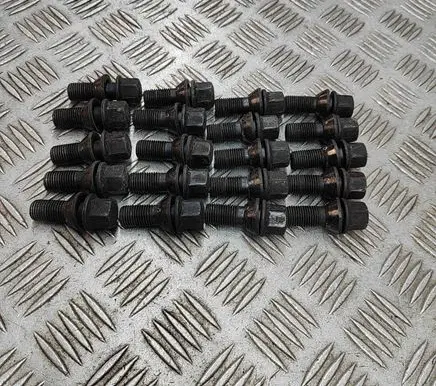Maserati Ghibli Nuts/bolts 670005351