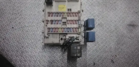 Nissan Almera N16 Fuse module 243505M310