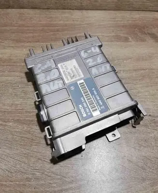 Audi 100 S4 C4 Engine control unit/module ECU 0261200240 4A0907404A