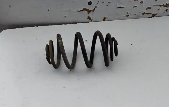 Renault Trafic III (X82) Rear coil spring 