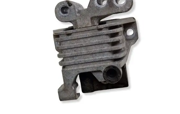 Jeep Cherokee Engine mount bracket P68141400AG 2955