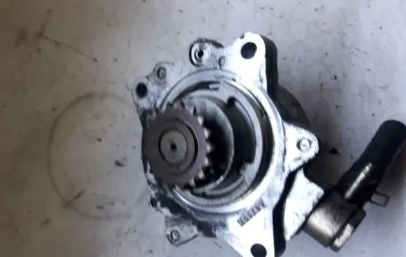 Nissan Primera Vacuum pump