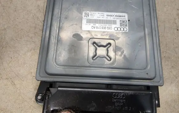 Audi A3 S3 A3 Sportback 8P Engine control unit/module 03G906018AQ 5WP45549AH