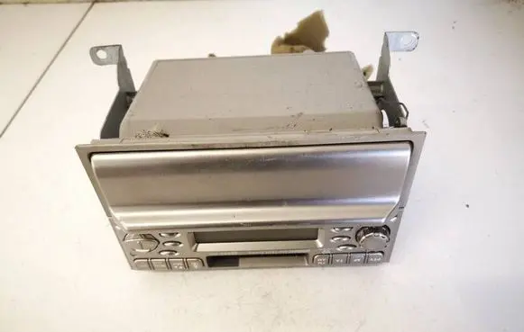 Nissan X-Trail T30 Radio/CD/DVD/GPS head unit 281138H300