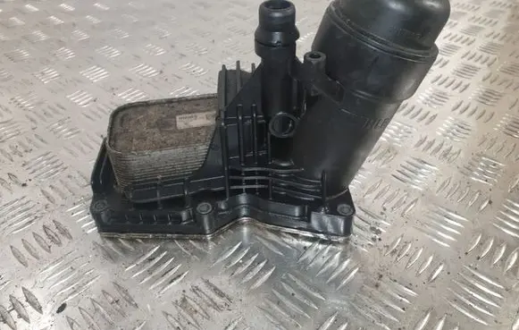 BMW 5 F10 F11 Engine oil radiator 70377354
