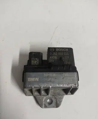 BMW 2 F45 Glow plug pre-heat relay 10213526 160401 0281003115