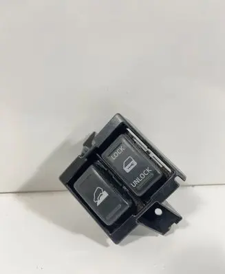 Nissan X-Trail T31 Central locking switch button 