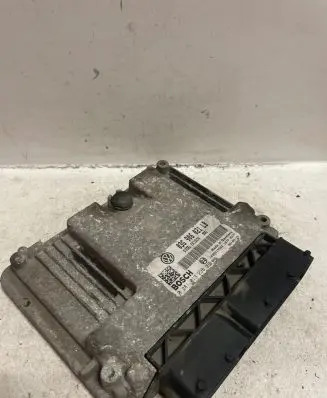 Skoda Octavia Mk2 (1Z) Engine control unit/module 03G906021LB 1039S14582 0281013238