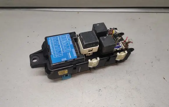 Volvo S40, V40 Fuse module 30807016 30807050