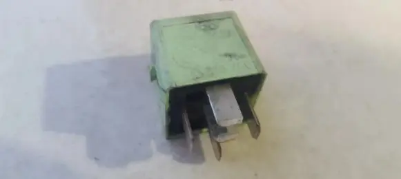 BMW 5 E39 Other relay 61368373700 61.368373700