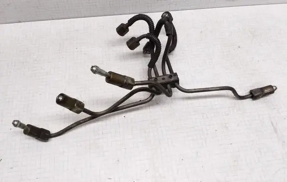 Mazda 323 Fuel line pipe