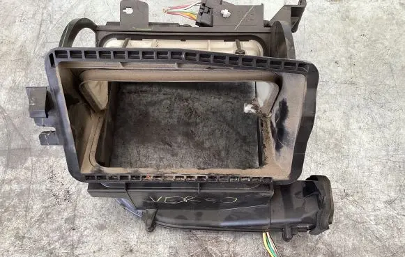 Toyota Corolla Verso AR10 Air flap motor/actuator 1138002051 7H04 PPGF10M25