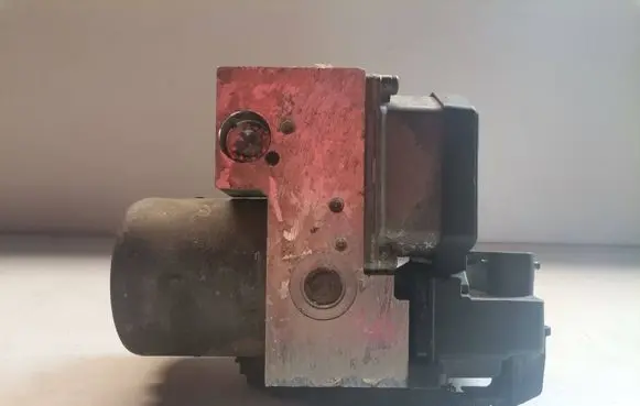 Volkswagen PASSAT B5 ABS Pump 8E0614111AH