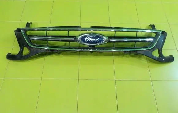 Ford Mondeo MK IV Front bumper upper radiator grill BS718200B XP201