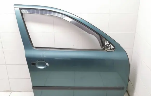 Skoda Octavia Mk2 (1Z) Front door