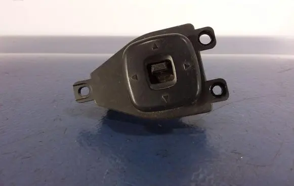 Mazda 3 I Mirror heating switch BJOE66600