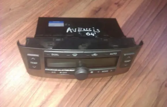 Toyota Avensis T250 Climate control unit 5590005170 mb1465700803