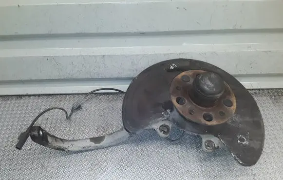 Mercedes-Benz E W211 Front wheel hub spindle knuckle 