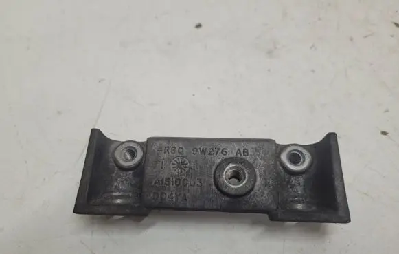 Land Rover Discovery 3 - LR3 Fuel pump bracket 4R8Q9W276