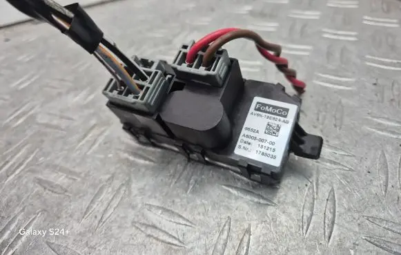 Ford Focus Heater blower motor/fan resistor AV6N19E624AB
