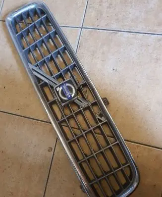 Volvo S60 Front grill 8659947