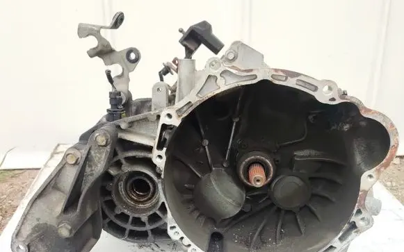 Chevrolet Cruze Manual 5 speed gearbox 96420073