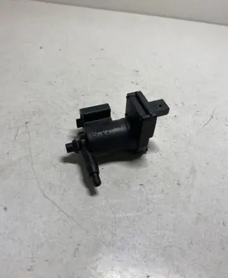 Mercedes-Benz C W203 Turbo solenoid valve A2038000178