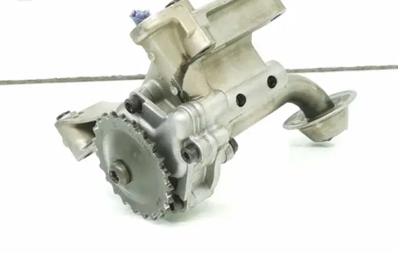 Volkswagen Golf V Oil pump 038115121C 038115105C D03920532