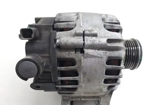 Opel Crossland X Generator/alternator 9826574080