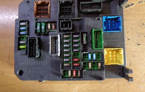Peugeot 508 BSM Control unit 9665547580
