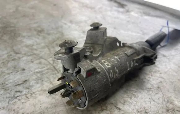 Volkswagen PASSAT B5.5 Ignition lock 4b0905851c