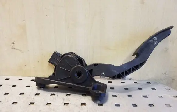 KIA Rio Accelerator throttle pedal 327001RXXX