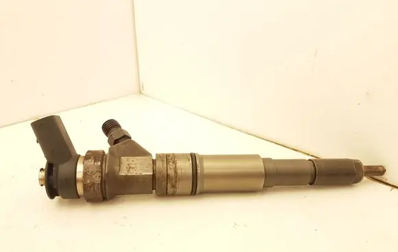 BMW 7 E65 E66 Fuel injector 7788812