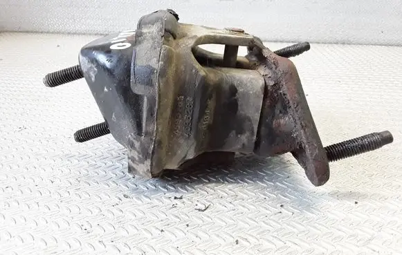 Chrysler 300M Engine mount bracket 4593285