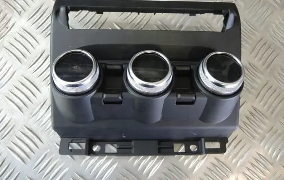 Renault Clio V Tailgate/trunk/boot open switch 