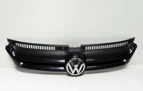 Volkswagen Golf Plus Front bumper upper radiator grill